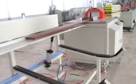 青岛隆昌捷出口地板型材设备视频